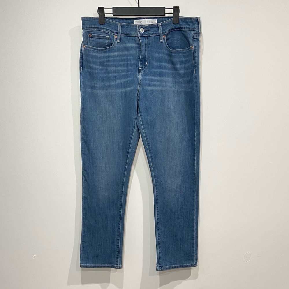 Levi's Women's Medium Wash Med Rise Slim Jeans Size 14S - Picture 2 of 13